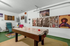 Upstay - Games & Private Pool Family Home